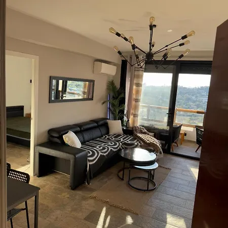 Apartment With Views Near Puerto Banus